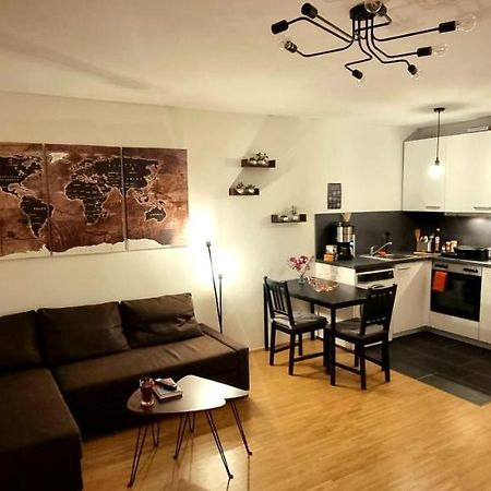 Business Apartment Mit Kuche Fur 1-3 +Netflx+5G Wlan Nahe Der Mhh Im Industrial Design Hannover Buitenkant foto