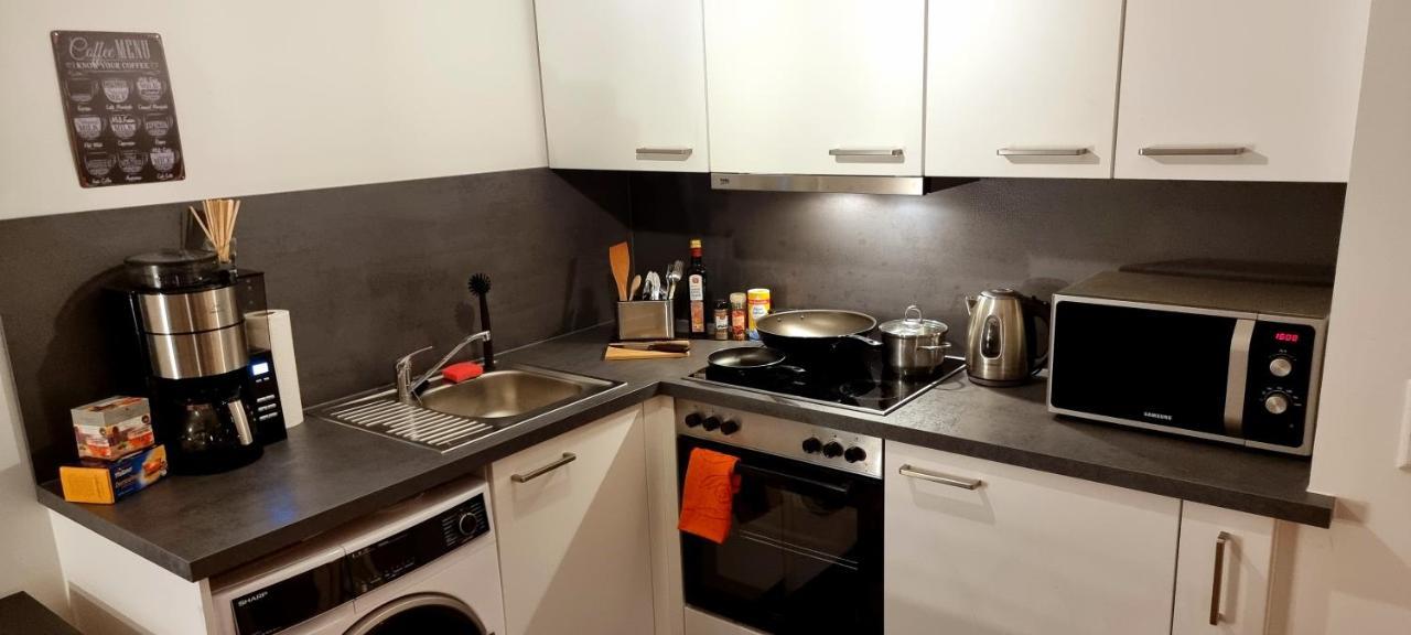 Business Apartment Mit Kuche Fur 1-3 +Netflx+5G Wlan Nahe Der Mhh Im Industrial Design Hannover Buitenkant foto