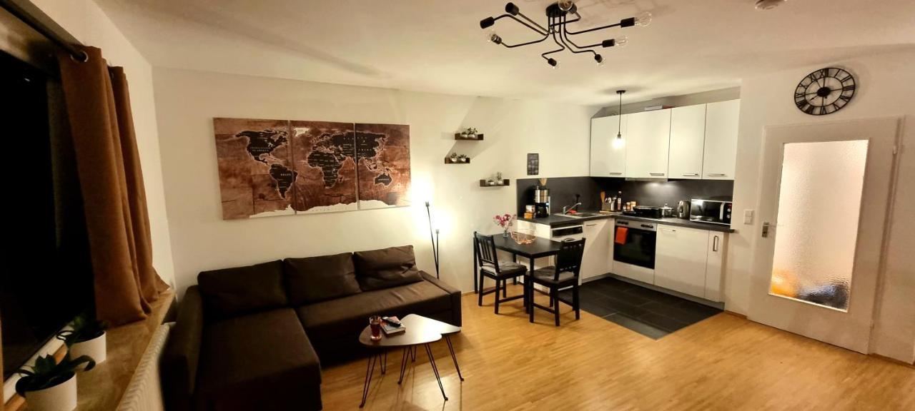 Business Apartment Mit Kuche Fur 1-3 +Netflx+5G Wlan Nahe Der Mhh Im Industrial Design Hannover Buitenkant foto