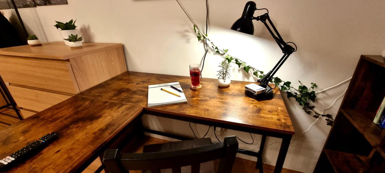 Business Apartment Mit Kuche Fur 1-3 +Netflx+5G Wlan Nahe Der Mhh Im Industrial Design Hannover Buitenkant foto